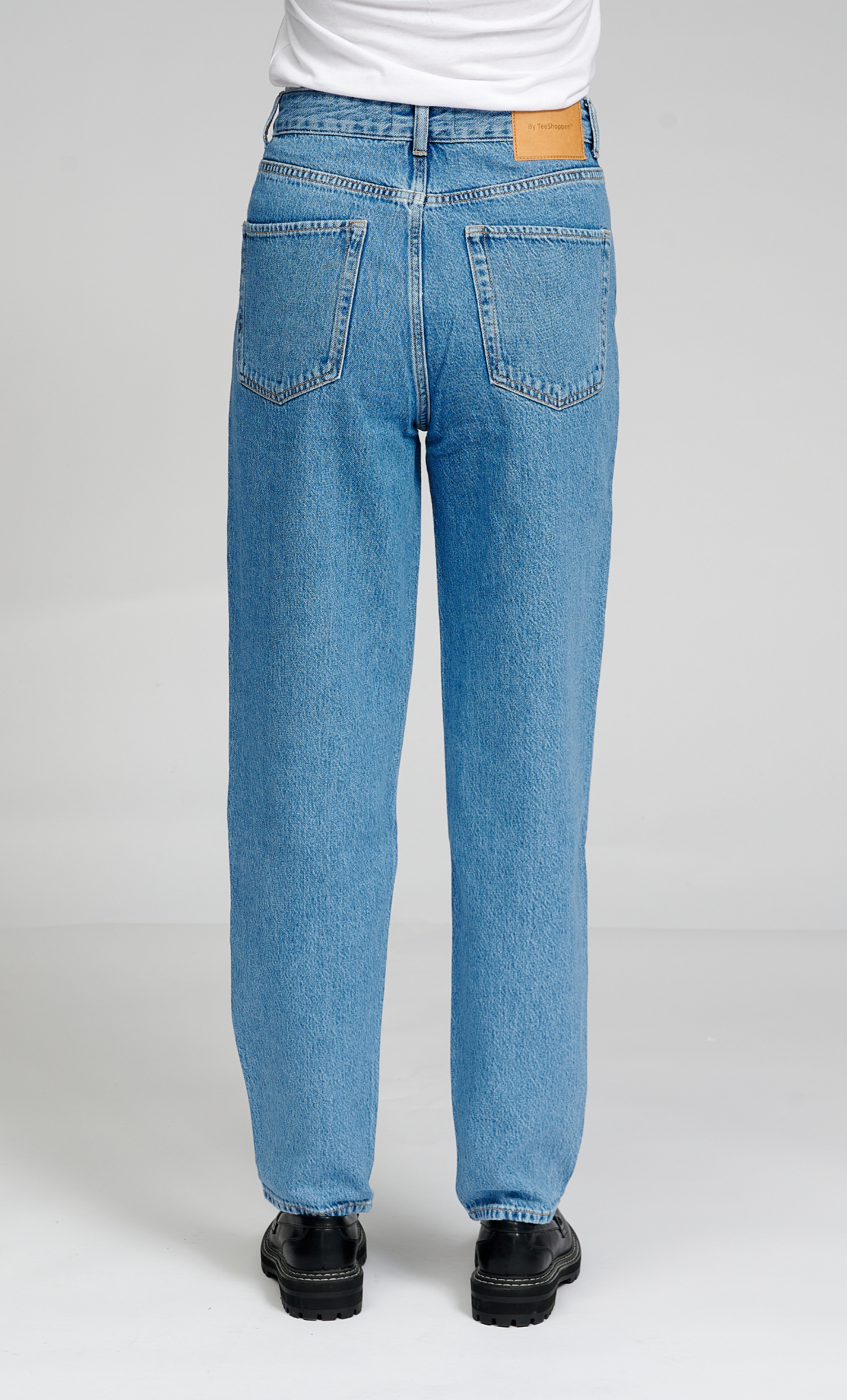 The Original Performance Mom Jeans - Light Blue Denim - TeeShoppen - Blue 8