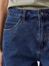 Load image into Gallery viewer, Loose Shorts - Medium Blue Denim - Vero Moda - Blue 4
