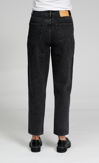 The Original Performance Mom Jeans - Washed Black Denim - TeeShoppen - Black 6