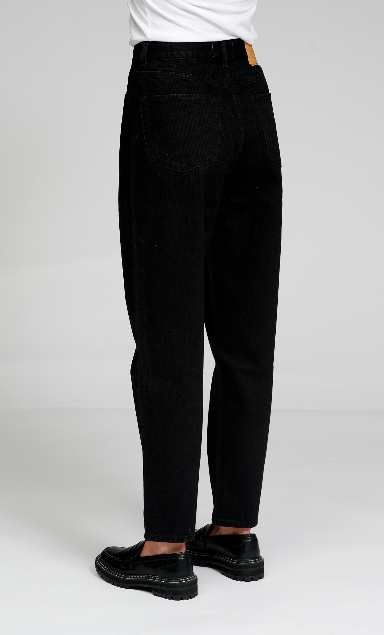 The Original Performance Mom Jeans - Black Denim - TeeShoppen - Black 8