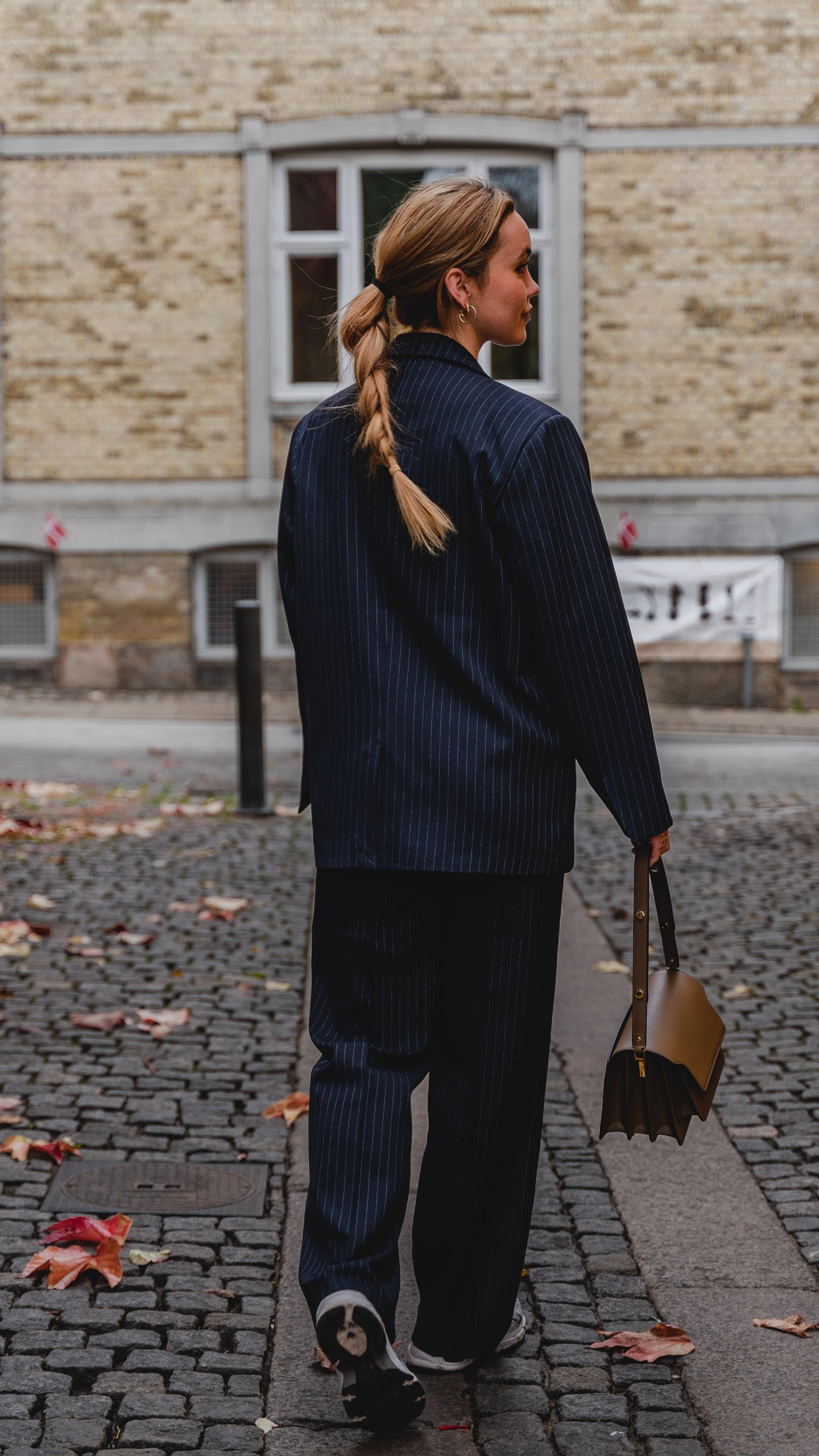 Blazer surdimensionné avec un pantalon de costume classique - Forme de package (Navy Pinstripe)