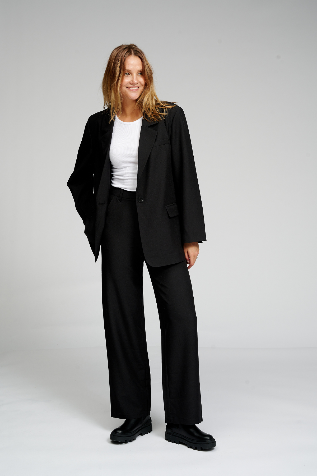 Oversized Blazer with Classic Suit Pants - Package Deal (Black)