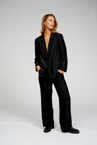 Oversized Blazer with Classic Suit Pants - Package Deal (Black)