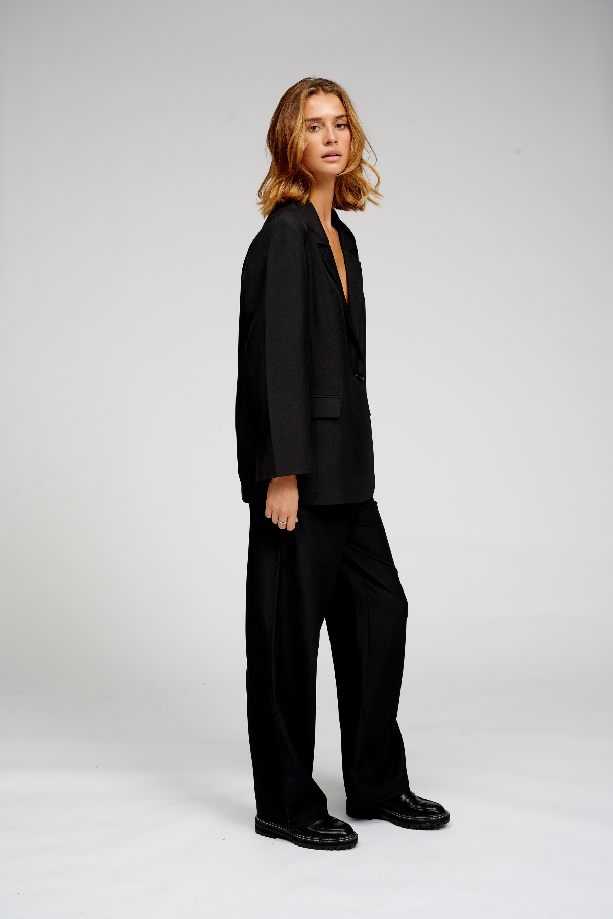 Oversized Blazer with Classic Suit Pants - Package Deal (Black)