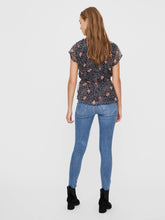 Load image into Gallery viewer, Floral wrap top - Navy - Vero Moda - Blue 3
