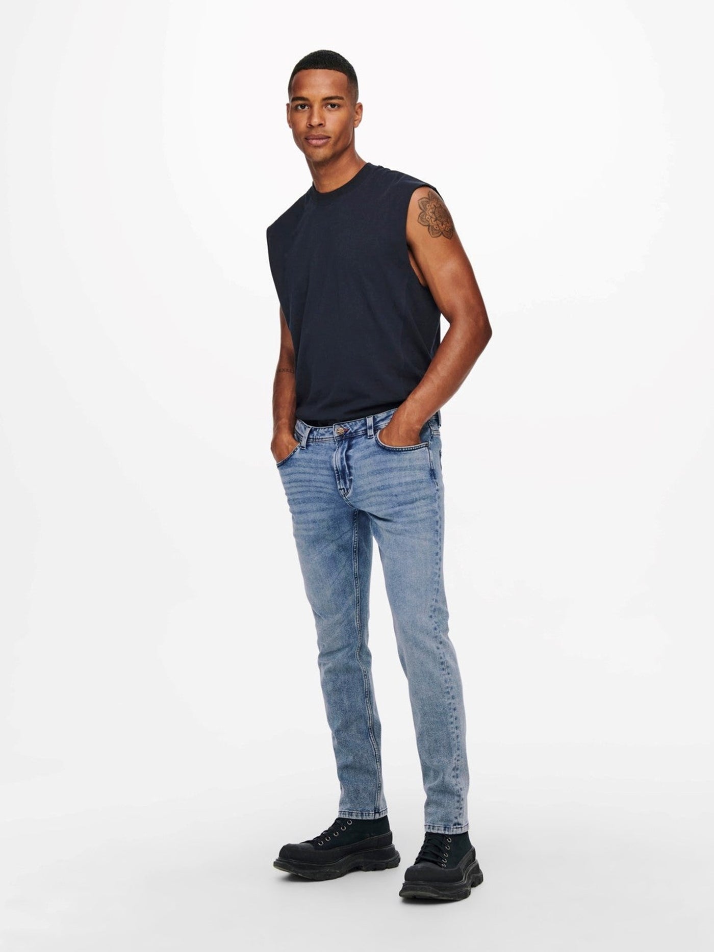 Loom Life Slim Jeans - Blue Denim - Only & Sons - White 3