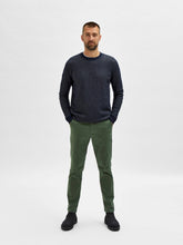 Load image into Gallery viewer, Miles Flex Chino Pants - Bronze Green (organic cotton) - Selected Homme - Green 5
