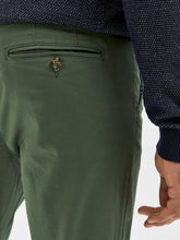 Load image into Gallery viewer, Miles Flex Chino Pants - Bronze Green (organic cotton) - Selected Homme - Green 3
