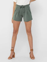 Load image into Gallery viewer, Catia Shorts - Castor Green - Jacqueline de Yong - Green 2
