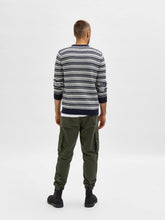 Load image into Gallery viewer, Alfie Crewneck - Egret - Selected Homme - Blue 3
