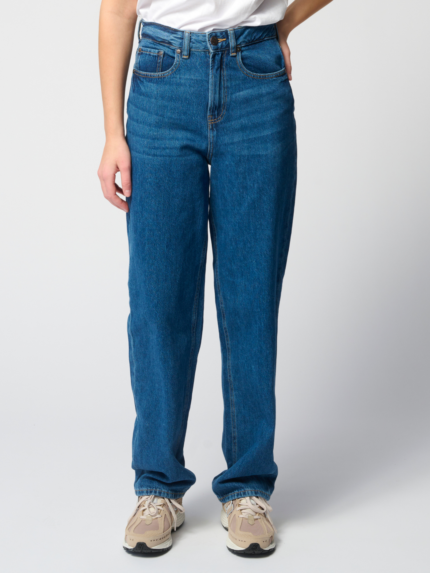 The Original Performance Mom Jeans - Medium Blue Denim - TeeShoppen - Blue 8