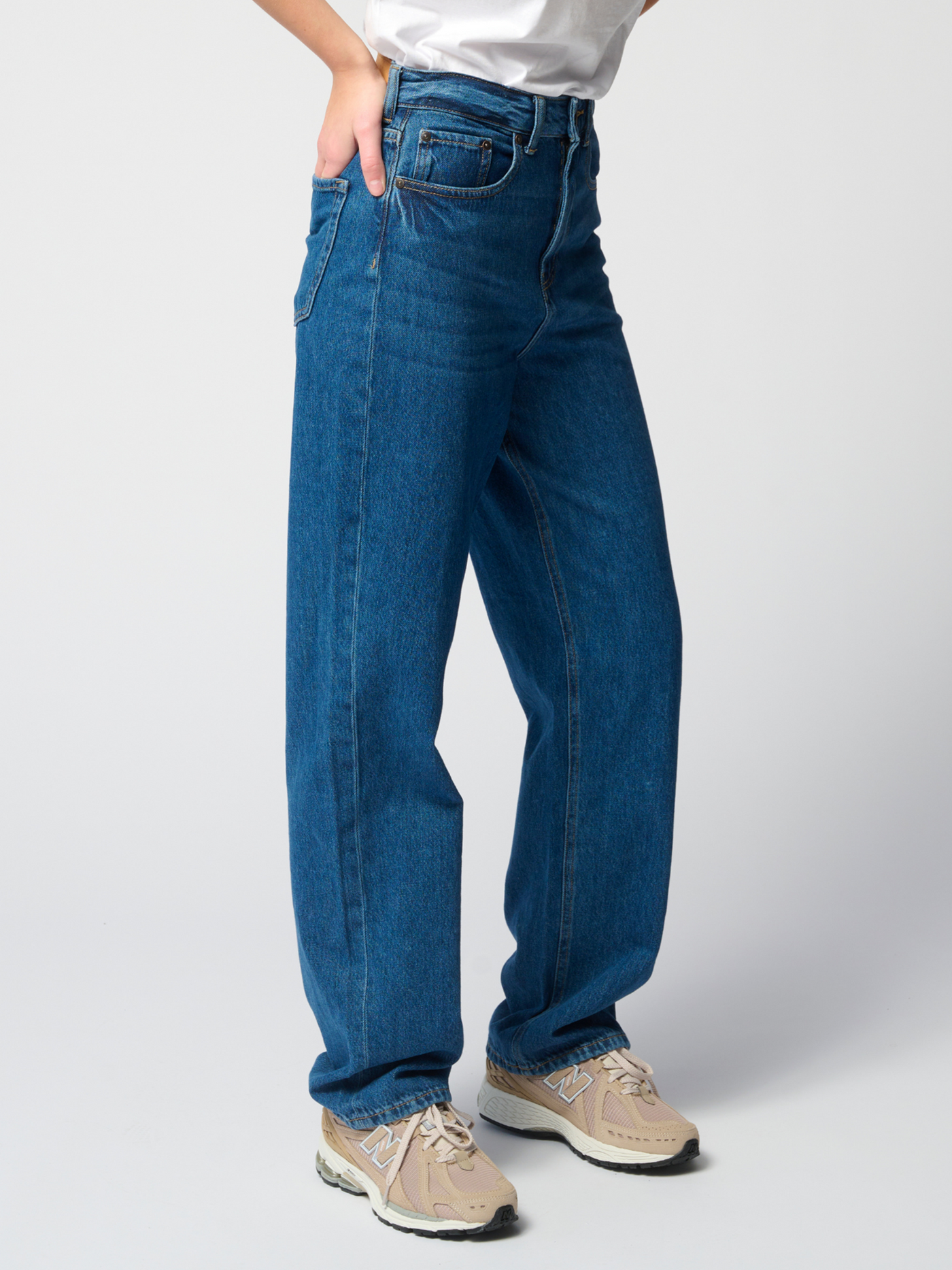 The Original Performance Mom Jeans - Medium Blue Denim - TeeShoppen - Blue 3