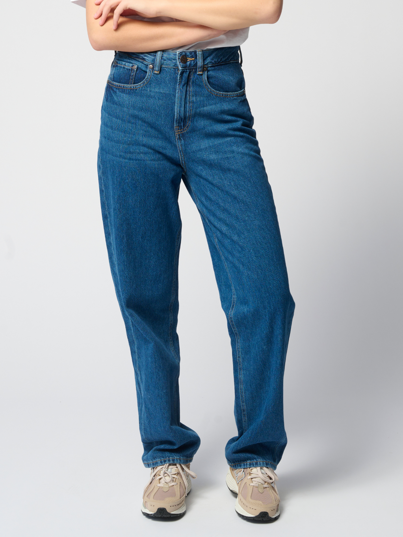 The Original Performance Mom Jeans - Medium Blue Denim - TeeShoppen - Blue 5