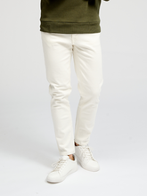 Cargar imagen en el visor de la galería, The Original Performance Jeans (Regular) - Ecru - TeeShoppen - Khaki
