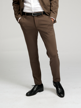 Cargar imagen en el visor de la galería, The Original Performance Pants - Dark Brown - TeeShoppen - Brown 3
