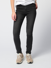 Charger l&#39;image dans la galerie, The Original Performance Skinny Jeans - Washed Black Denim - TeeShoppen - Black
