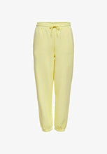 Carregar imagem no visualizador da galeria, Comfy sweatpants - Pastel yellow - ONLY - Yellow 2
