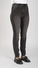 Charger l&#39;image dans la galerie, The Original Performance Skinny Jeans - Washed Black Denim - TeeShoppen - Black 7
