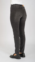 Charger l&#39;image dans la galerie, The Original Performance Skinny Jeans - Washed Black Denim - TeeShoppen - Black 5
