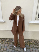 Charger l&#39;image dans la galerie, Vagna Oversized Blazer - Brown - Sisters Point - Brown 2
