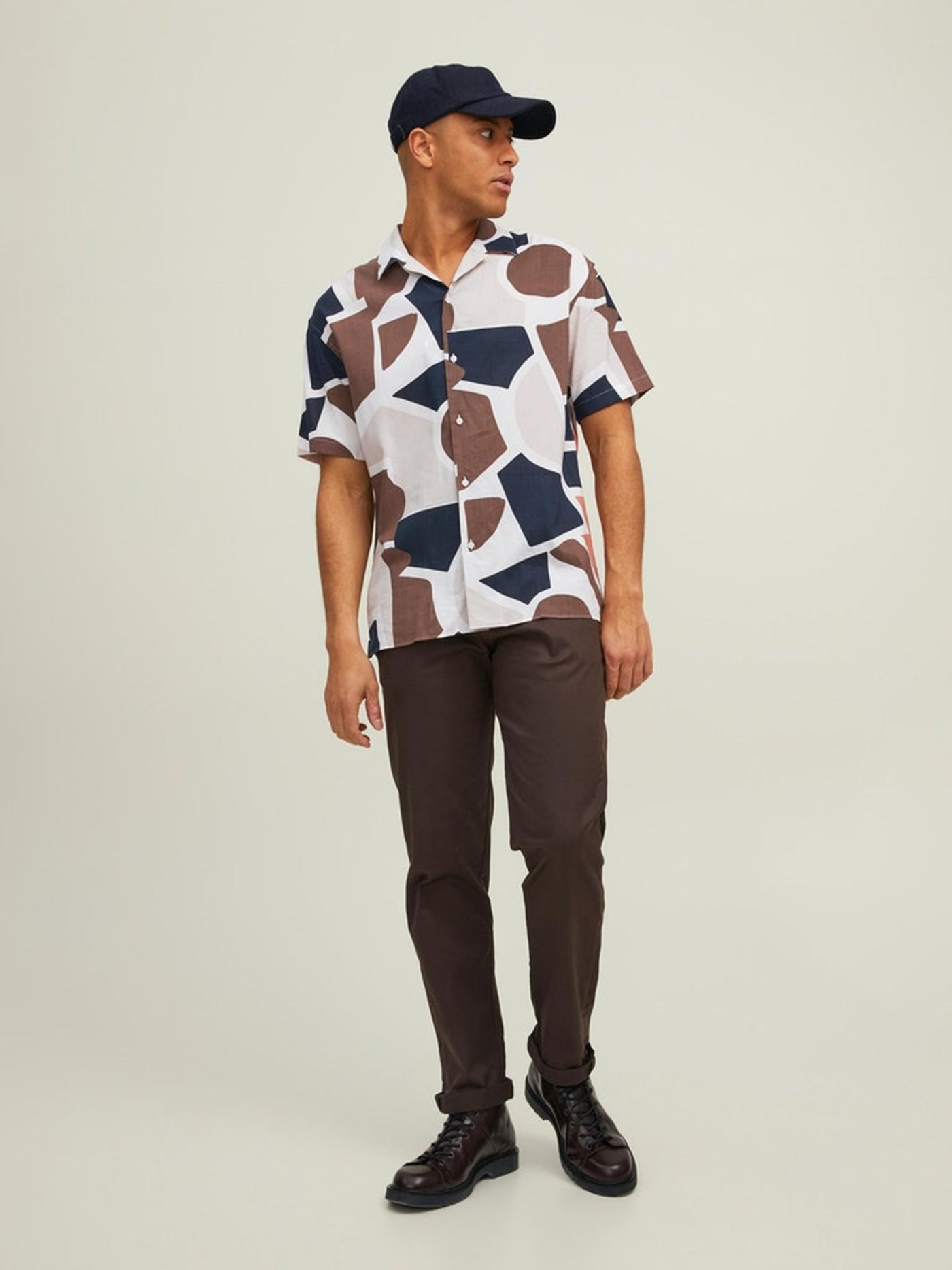 Abstract Geo Resort Short Sleeved Shirt - Rain Drum - Jack & Jones - Brown 5