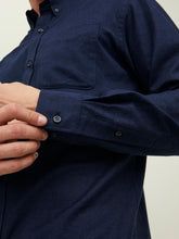 Afbeelding in Gallery-weergave laden, Brook Grindle Shirt - Perfect Navy - Jack &amp; Jones - Blue 3
