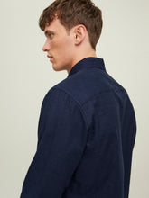 Afbeelding in Gallery-weergave laden, Brook Grindle Shirt - Perfect Navy - Jack &amp; Jones - Blue 4
