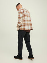 Afbeelding in Gallery-weergave laden, Mark Twill Overshirt - Toffee - Jack &amp; Jones - Brown 4
