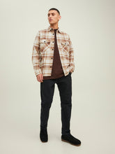 Afbeelding in Gallery-weergave laden, Mark Twill Overshirt - Toffee - Jack &amp; Jones - Brown 3
