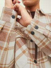 Afbeelding in Gallery-weergave laden, Mark Twill Overshirt - Toffee - Jack &amp; Jones - Brown 2
