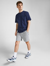 Charger l&#39;image dans la galerie, Star Sweat Shorts - Light Gray Melange - Jack &amp; Jones - Grey 3
