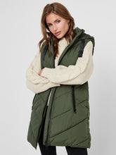 Cargar imagen en el visor de la galería, Skylar Padded Hood Vest - Forest Night - Jacqueline de Yong - Green 3
