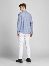 Carregar imagem no visualizador da galeria, Summer Shirt - Faded Denim - Jack &amp; Jones - Blue 6
