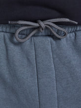 Cargar imagen en el visor de la galería, Gordon Sweat Pants - Grisaille - Jack &amp; Jones - Grey 5
