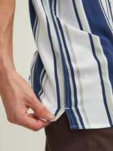 Charger l&#39;image dans la galerie, Malibu Resort Striped Shirt - Swamp - Jack &amp; Jones - Blue 3
