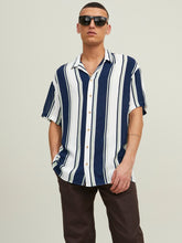 Charger l&#39;image dans la galerie, Malibu Resort Striped Shirt - Swamp - Jack &amp; Jones - Blue
