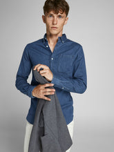 Load image into Gallery viewer, Brook Denim Shirt - Medium Blue Denim - Jack &amp; Jones - Blue 4
