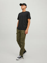 Carregar imagem no visualizador da galeria, Space Tucker Pants - Olive Night - Jack &amp; Jones - Green 3
