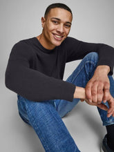 Carregar imagem no visualizador da galeria, Basic knit v-neck - Black - Jack &amp; Jones - Black 4
