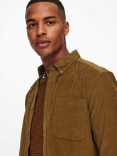 Cargar imagen en el visor de la galería, Nigel Organic Reg Shirt - Monks Robe - Only &amp; Sons - Brown 4
