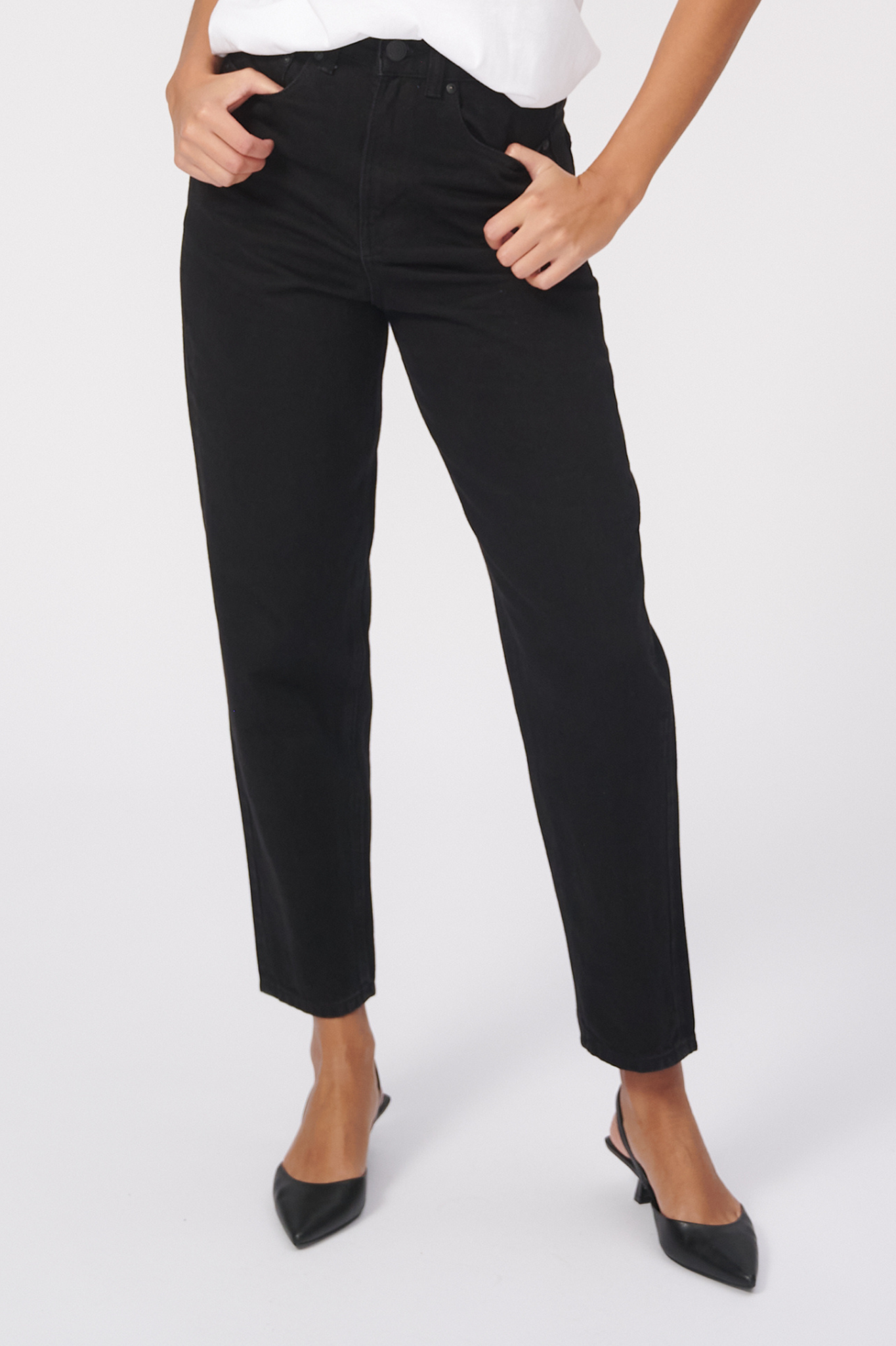 The Original Performance Mom Jeans - Black Denim - TeeShoppen - Black 4