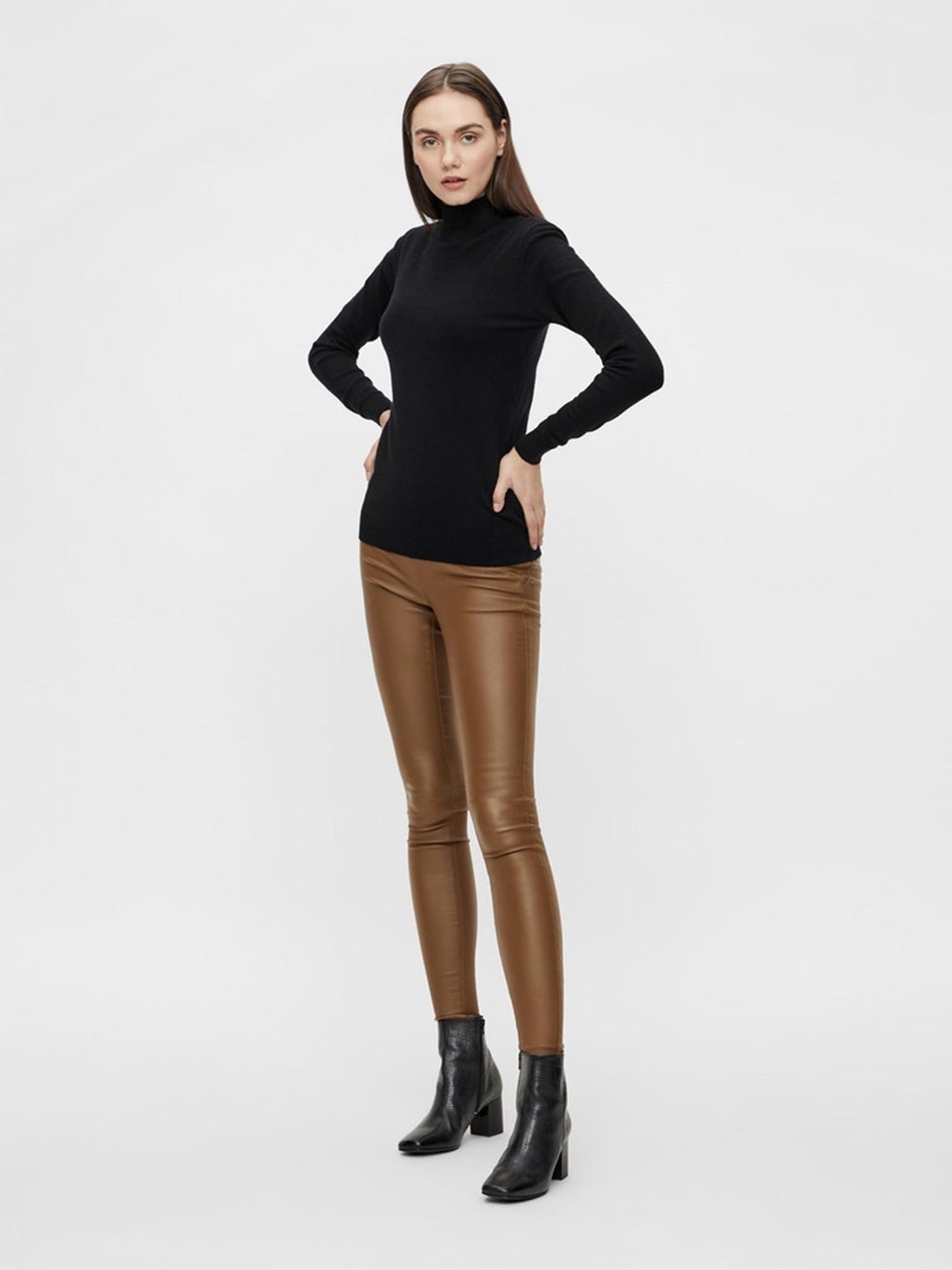 Thess Turtleneck - Black - Object - Black 3