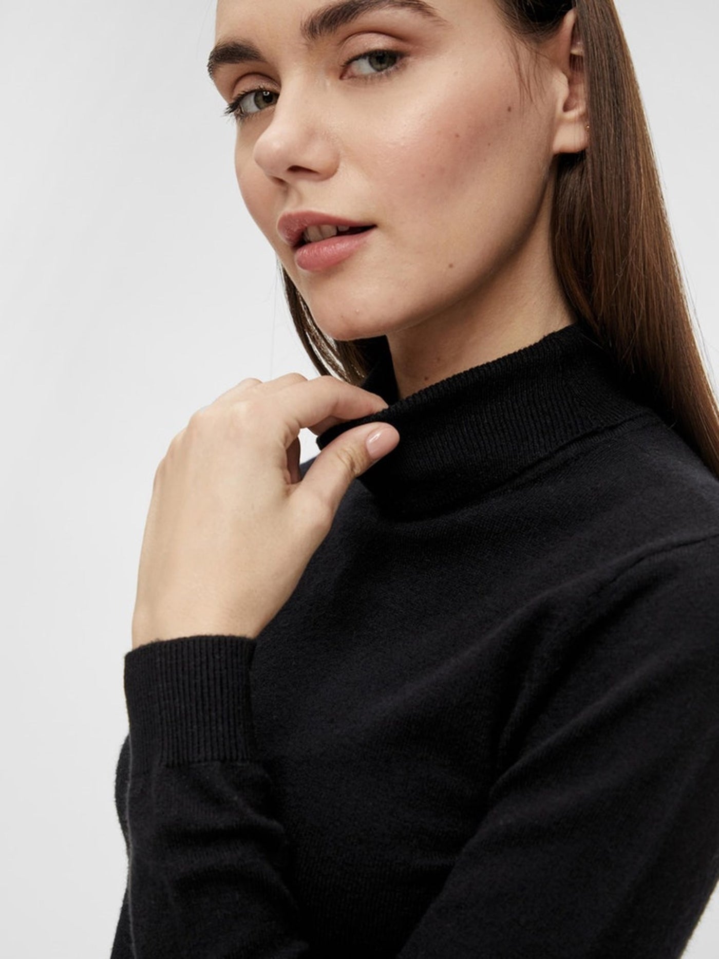 Thess Turtleneck - Black - Object - Black 2