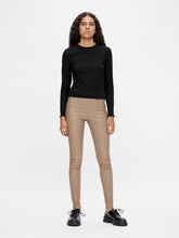 Carregar imagem no visualizador da galeria, Belle Coated Leggings - Beige - Object - Khaki
