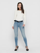 Charger l&#39;image dans la galerie, Blush Mid Jeans - Light Blue Denim - ONLY - Blue 4
