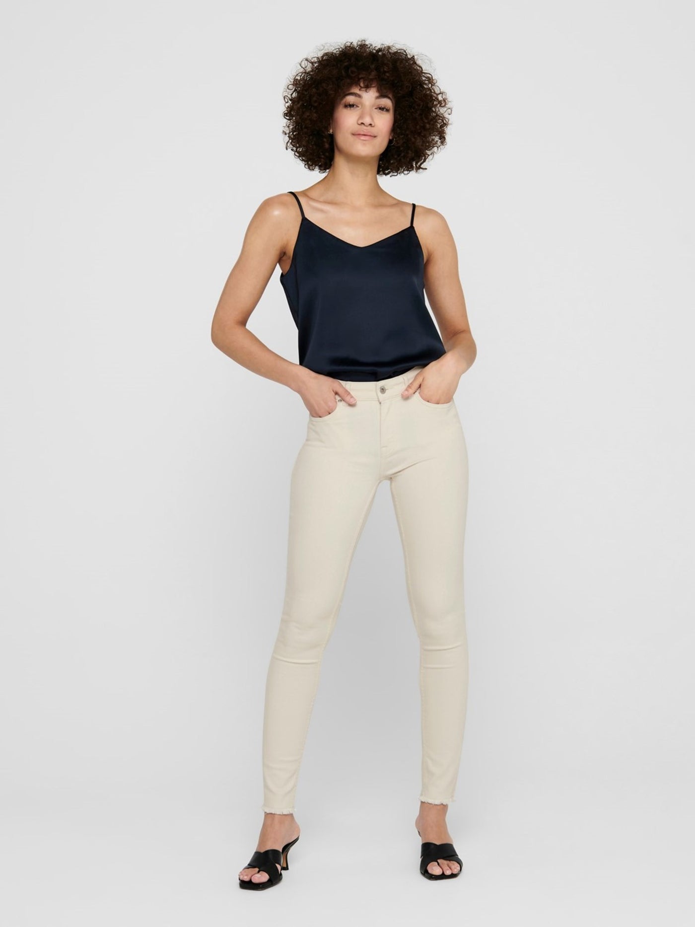 Blush Mid Jeans - Ecru - ONLY - Khaki 3