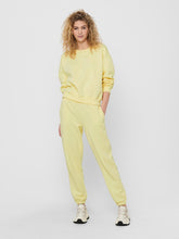 Carregar imagem no visualizador da galeria, Comfy sweatpants - Pastel yellow - ONLY - Yellow 3
