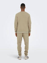 Charger l&#39;image dans la galerie, Classic Sweat Crewneck - Chinchilla - Only &amp; Sons - Khaki 5
