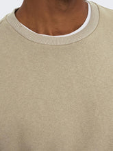 Charger l&#39;image dans la galerie, Classic Sweat Crewneck - Chinchilla - Only &amp; Sons - Khaki 2
