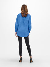 Charger l&#39;image dans la galerie, Corina Loose Shirt - Navy blue - ONLY - Blue 5
